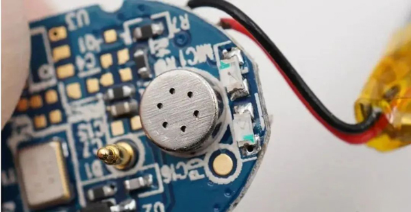 TWS藍(lán)牙耳機(jī)內(nèi)部線(xiàn)路板圖示